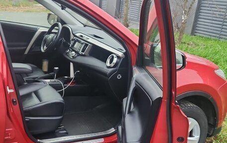 Toyota RAV4, 2013 год, 1 950 000 рублей, 3 фотография