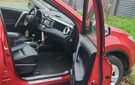 Toyota RAV4, 2013 год, 1 950 000 рублей, 10 фотография