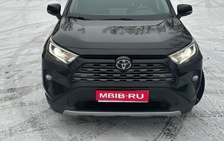 Toyota RAV4, 2021 год, 3 800 000 рублей, 1 фотография