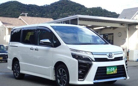 Toyota Voxy III, 2021 год, 2 460 005 рублей, 1 фотография