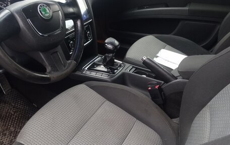 Skoda Superb III рестайлинг, 2011 год, 890 000 рублей, 9 фотография