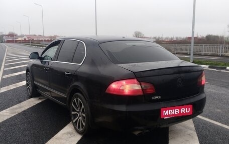 Skoda Superb III рестайлинг, 2011 год, 890 000 рублей, 13 фотография