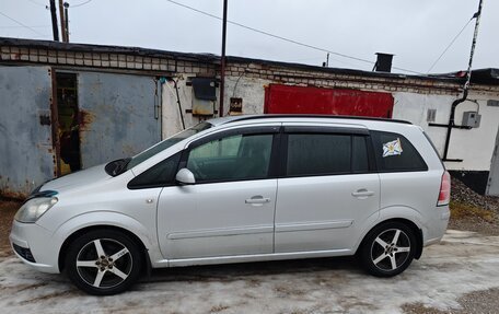 Opel Zafira B, 2007 год, 600 000 рублей, 15 фотография