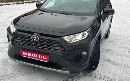 Toyota RAV4, 2021 год, 3 800 000 рублей, 6 фотография