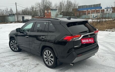 Toyota RAV4, 2021 год, 3 800 000 рублей, 4 фотография