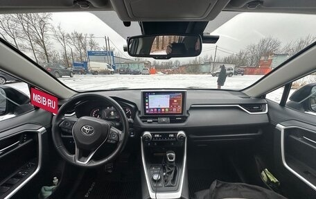 Toyota RAV4, 2021 год, 3 800 000 рублей, 7 фотография