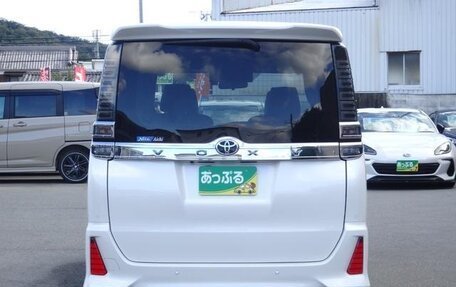 Toyota Voxy III, 2021 год, 2 460 005 рублей, 5 фотография