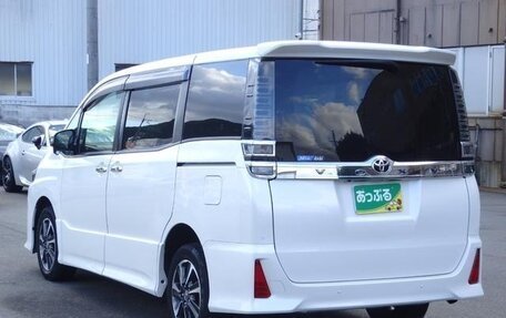 Toyota Voxy III, 2021 год, 2 460 005 рублей, 6 фотография