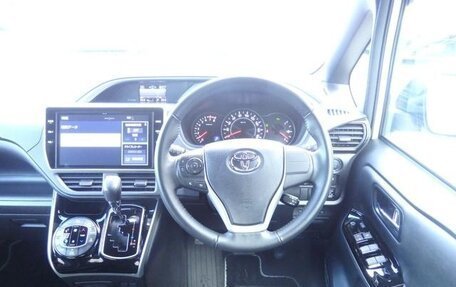 Toyota Voxy III, 2021 год, 2 460 005 рублей, 11 фотография