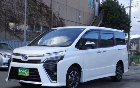 Toyota Voxy III, 2021 год, 2 460 005 рублей, 3 фотография