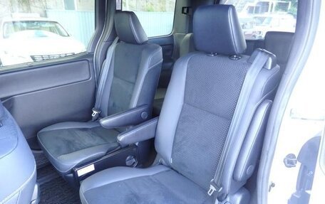 Toyota Voxy III, 2021 год, 2 460 005 рублей, 18 фотография