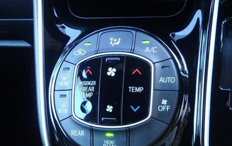 Toyota Voxy III, 2021 год, 2 460 005 рублей, 29 фотография