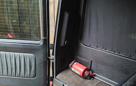 Mercedes-Benz G-Класс W463 рестайлинг _ii, 2002 год, 2 500 000 рублей, 21 фотография