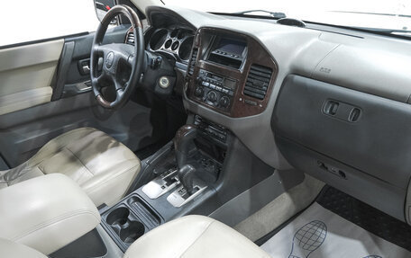 Mitsubishi Pajero IV, 2006 год, 1 099 000 рублей, 11 фотография