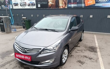 Hyundai Solaris II рестайлинг, 2014 год, 830 000 рублей, 2 фотография