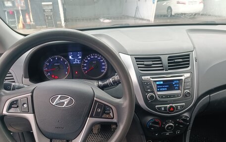 Hyundai Solaris II рестайлинг, 2014 год, 830 000 рублей, 12 фотография