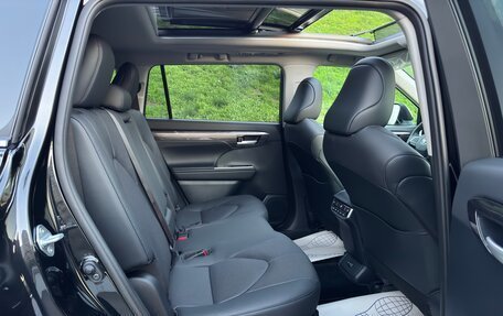 Toyota Highlander, 2025 год, 5 699 000 рублей, 31 фотография