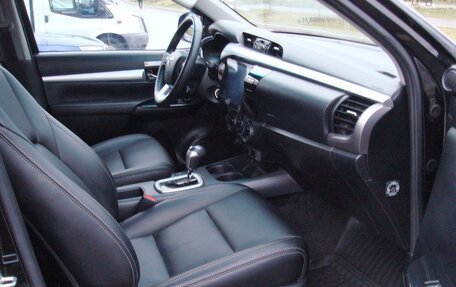 Toyota Hilux VIII, 2021 год, 4 600 000 рублей, 12 фотография