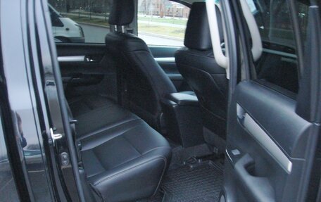 Toyota Hilux VIII, 2021 год, 4 600 000 рублей, 14 фотография