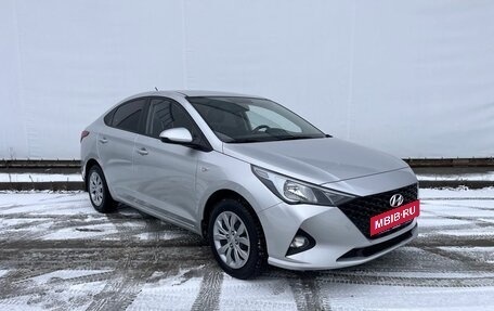 Hyundai Solaris II рестайлинг, 2021 год, 1 820 000 рублей, 3 фотография