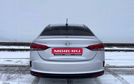 Hyundai Solaris II рестайлинг, 2021 год, 1 820 000 рублей, 8 фотография