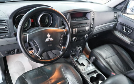 Mitsubishi Pajero IV, 2011 год, 1 799 000 рублей, 11 фотография