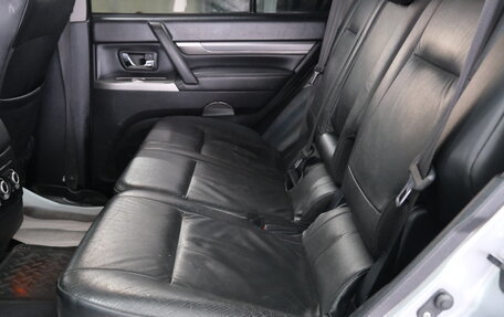 Mitsubishi Pajero IV, 2011 год, 1 799 000 рублей, 21 фотография