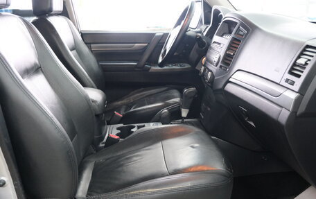 Mitsubishi Pajero IV, 2011 год, 1 799 000 рублей, 20 фотография