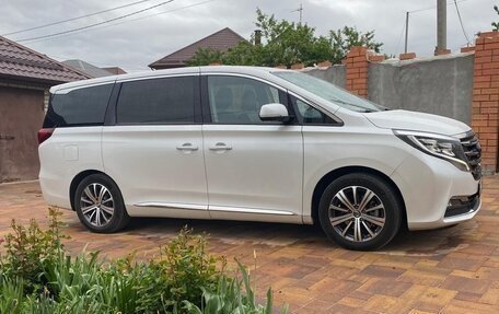 GAC GN8, 2023 год, 3 300 000 рублей, 2 фотография