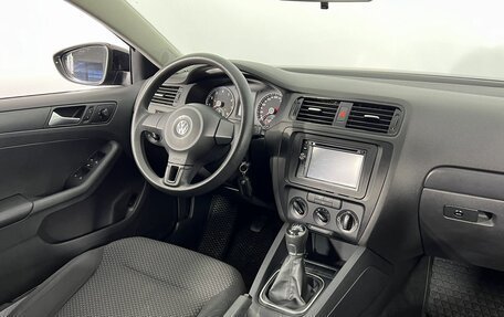 Volkswagen Jetta VI, 2013 год, 1 400 000 рублей, 13 фотография