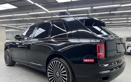 Rolls-Royce Cullinan, 2021 год, 36 000 000 рублей, 2 фотография