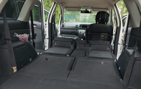 Toyota Wish II, 2003 год, 800 000 рублей, 1 фотография