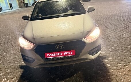 Hyundai Solaris II рестайлинг, 2018 год, 990 000 рублей, 1 фотография