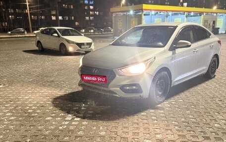 Hyundai Solaris II рестайлинг, 2018 год, 990 000 рублей, 2 фотография