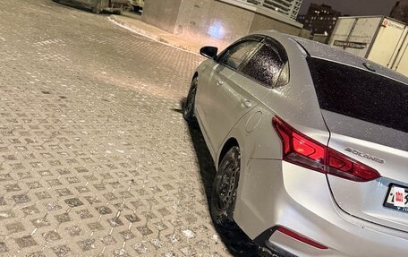 Hyundai Solaris II рестайлинг, 2018 год, 990 000 рублей, 4 фотография