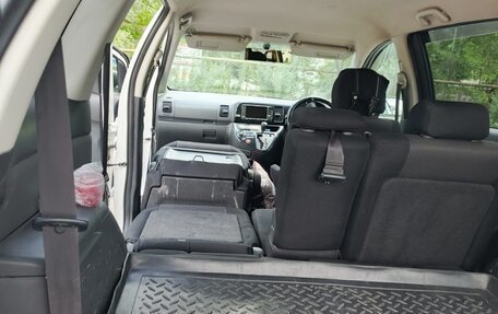 Toyota Wish II, 2003 год, 800 000 рублей, 3 фотография