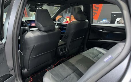 Toyota Camry, 2025 год, 4 990 000 рублей, 10 фотография