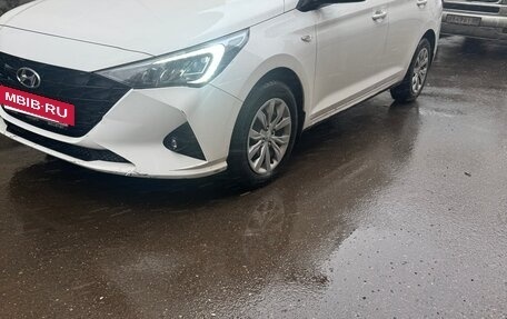 Hyundai Solaris II рестайлинг, 2021 год, 1 550 000 рублей, 5 фотография