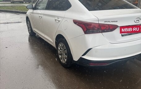 Hyundai Solaris II рестайлинг, 2021 год, 1 550 000 рублей, 4 фотография