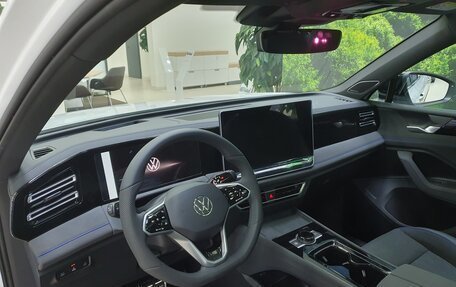 Volkswagen Tiguan, 2025 год, 4 950 000 рублей, 12 фотография