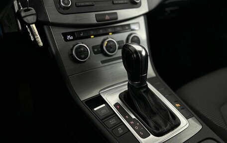 Volkswagen Passat B7, 2013 год, 1 075 000 рублей, 19 фотография