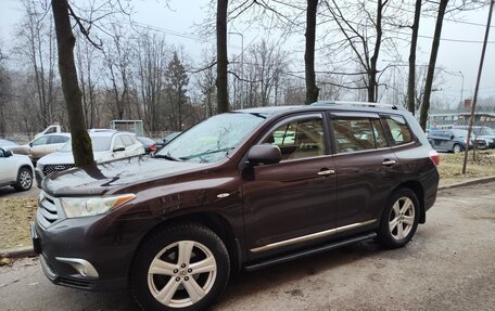 Toyota Highlander III, 2012 год, 2 145 000 рублей, 1 фотография