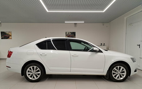 Skoda Octavia, 2018 год, 1 609 000 рублей, 4 фотография