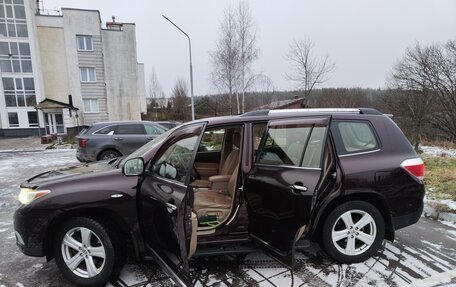 Toyota Highlander III, 2012 год, 2 145 000 рублей, 8 фотография