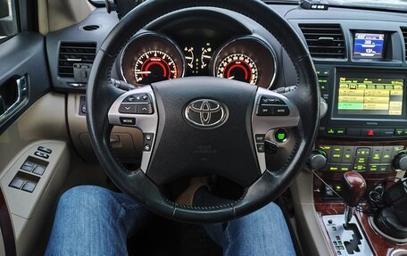 Toyota Highlander III, 2012 год, 2 145 000 рублей, 20 фотография