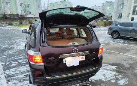 Toyota Highlander III, 2012 год, 2 145 000 рублей, 22 фотография