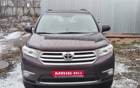 Toyota Highlander III, 2012 год, 2 145 000 рублей, 13 фотография