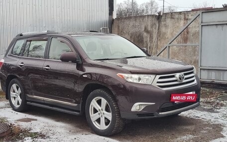 Toyota Highlander III, 2012 год, 2 145 000 рублей, 14 фотография