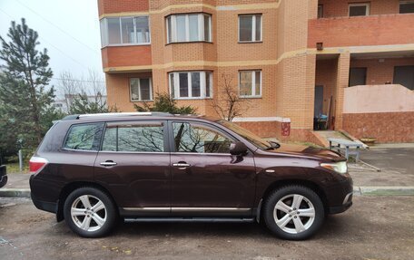 Toyota Highlander III, 2012 год, 2 145 000 рублей, 35 фотография