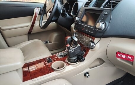 Toyota Highlander III, 2012 год, 2 145 000 рублей, 28 фотография